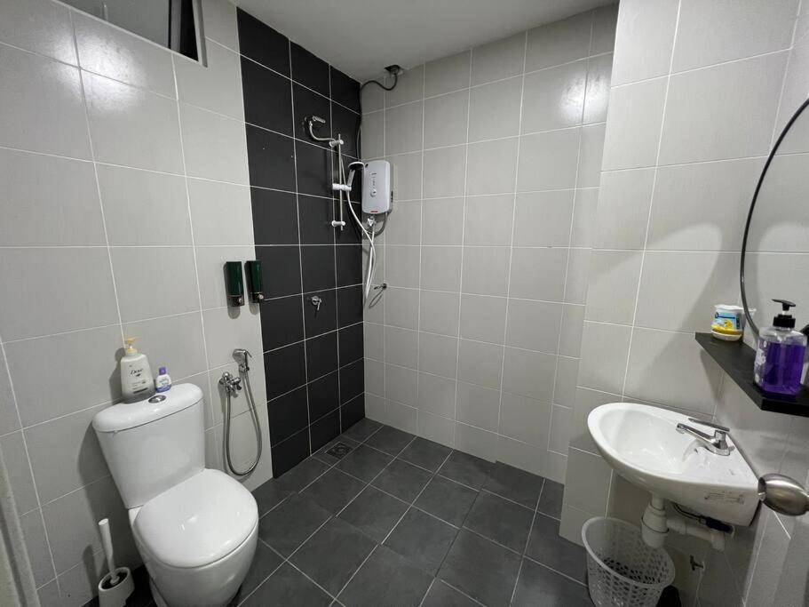 Dhia Raisha Homestay Kuala Terengganu Buitenkant foto